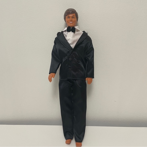 Vintage Ken Doll 1968 Body, 1983 Head Brown Hair Blue Eyes Blue Tuxedo Prom Date - Picture 2 of 14